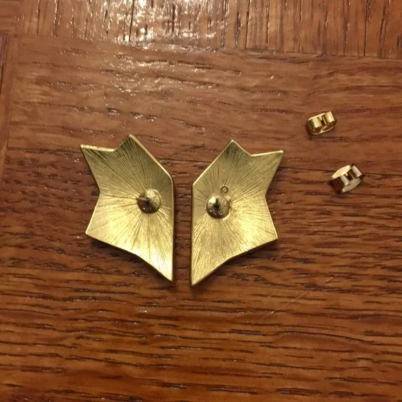 🎁GIFT🎁 Vintage MONET gold fan earrings - Picture 5 of 11